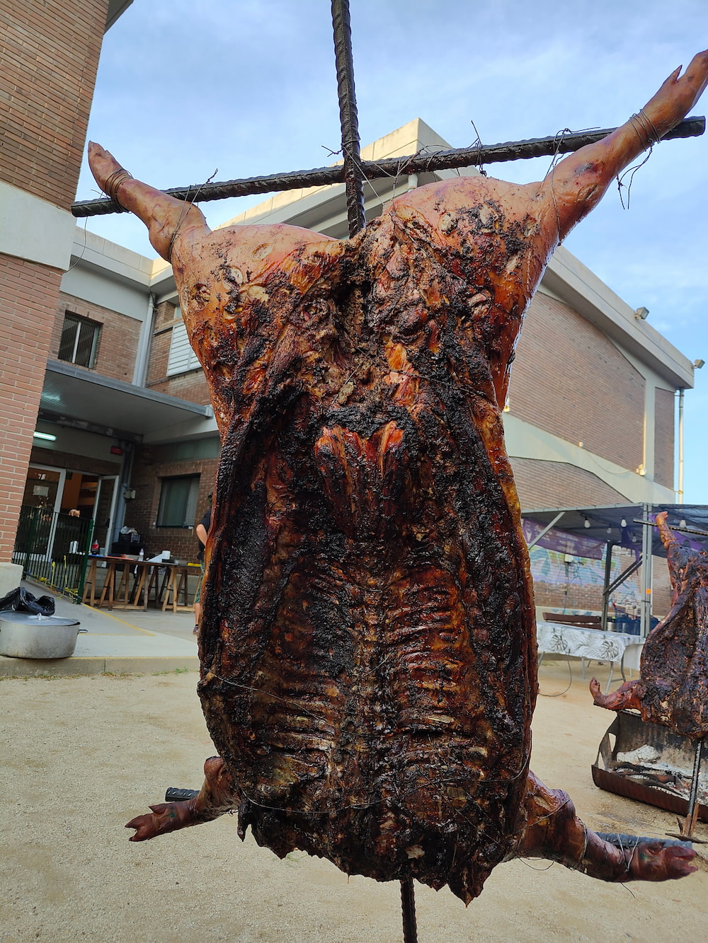 Sopar popular de porc a l'ast